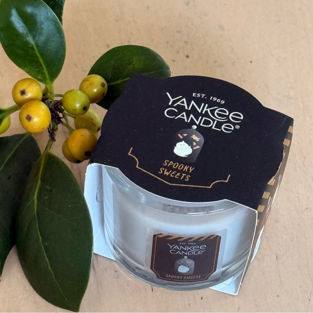 ❗️SOLD❗️Yankee Candle Spooky Sweets 1.3 oz Mini Votive Tea Halloween Gourmand